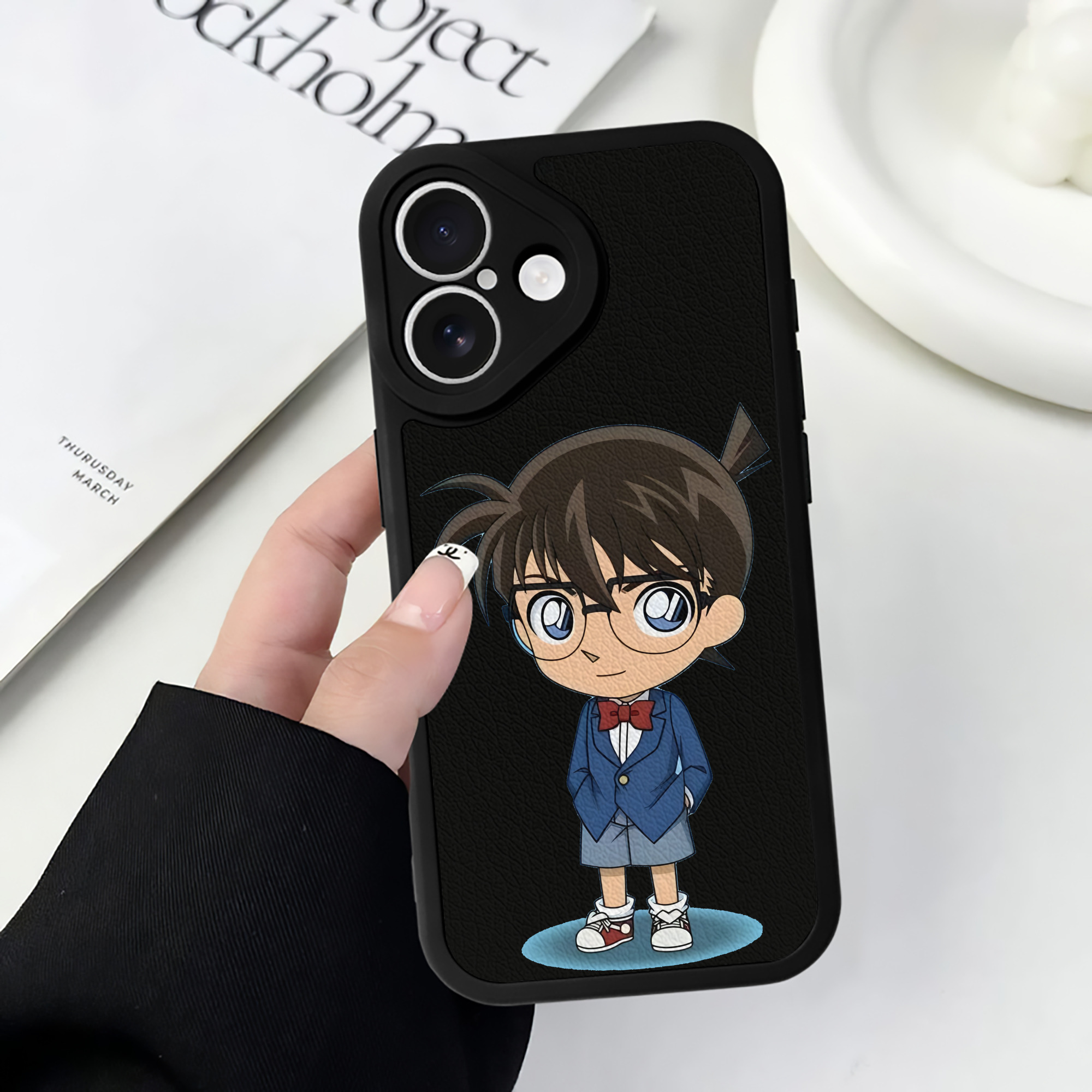 （画像用） 名探偵コナン 江戸川 コナン Detective Conan Conan Edogawa 【iPhone 16シリーズ対応】シリコンスマホケース（レザー調） 材質：シリコン